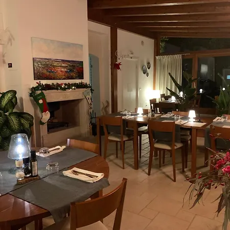 فندق مبيت وإفطار Gastronomic Carlocarla 4*