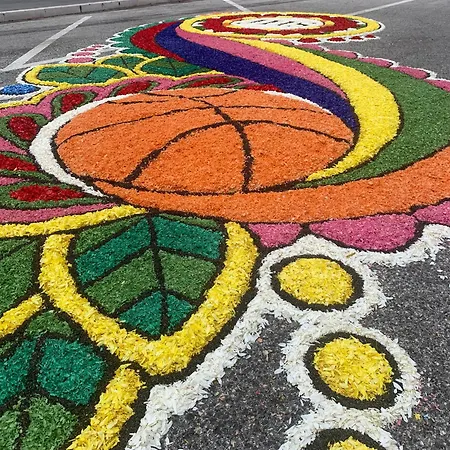 فندق مبيت وإفطار Gastronomic Carlocarla 4*