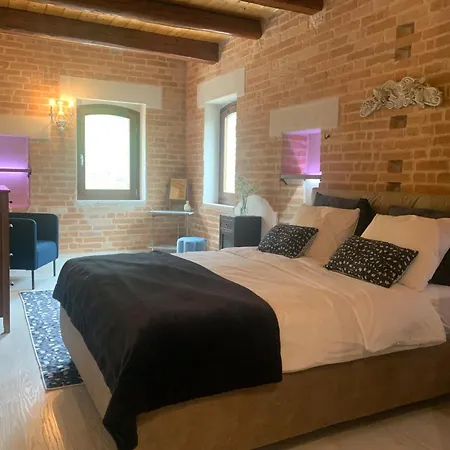 Gastronomic Carlocarla Bed & Breakfast *