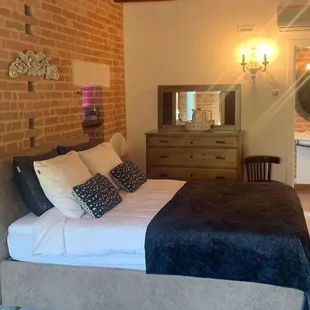 Gastronomic Carlocarla Bed & Breakfast *